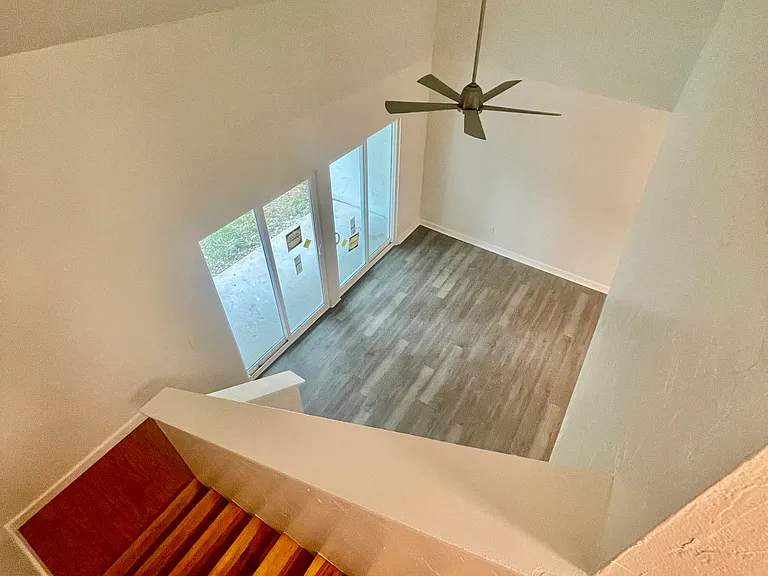 1254 Wonderwood Dr — Photo 8