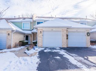 369 Lakeview Cir, Bolingbrook, IL 60440