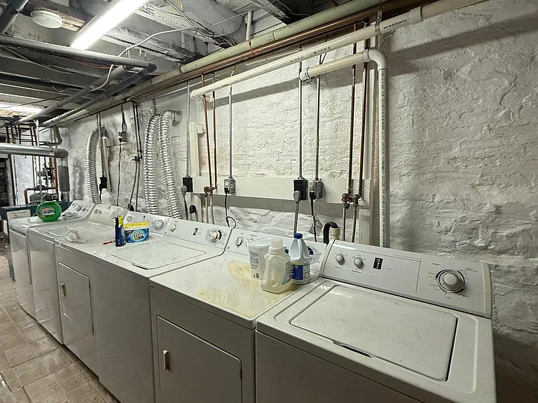 235 Highland Ave #3 — Photo 8