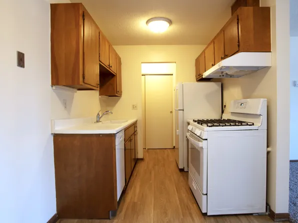 Brittany Apartments, 3127 Highway 100 S #Ab822576f, Minneapolis, MN 55416