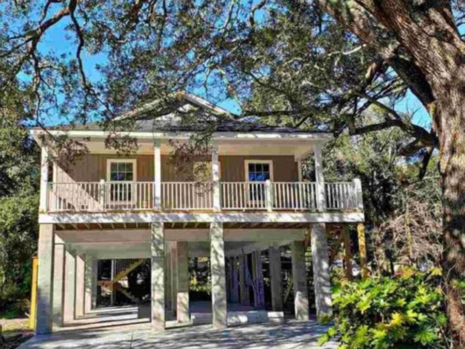 1st image of 406 Caverly Ln