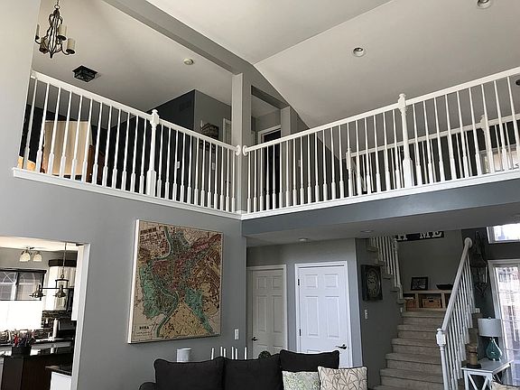 4th image of 19465 Uroda St #149