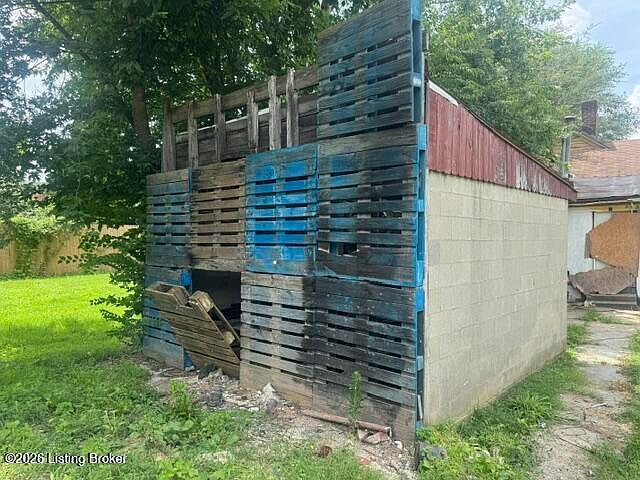 2nd image of 1313 Dixie Hwy