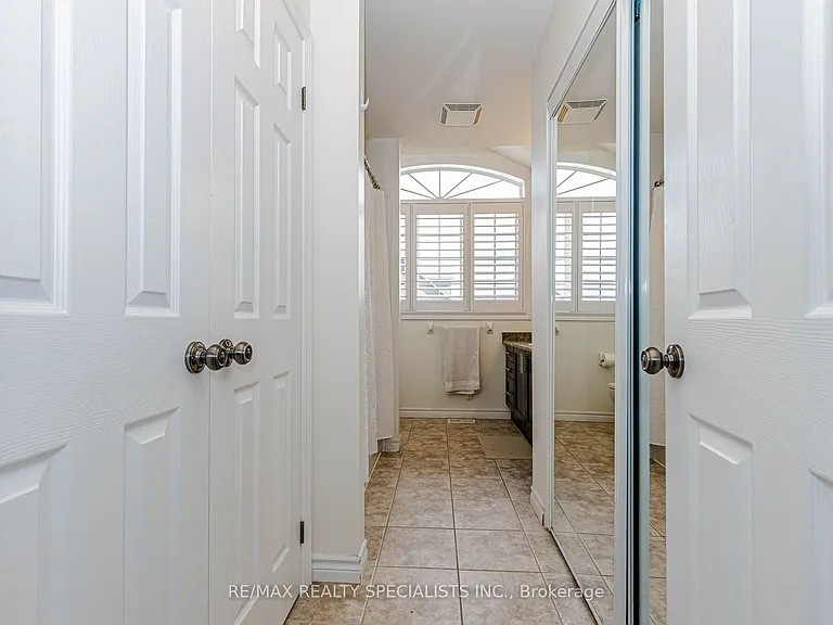 117 Norma Cres #MAIN UPPER — Photo 25