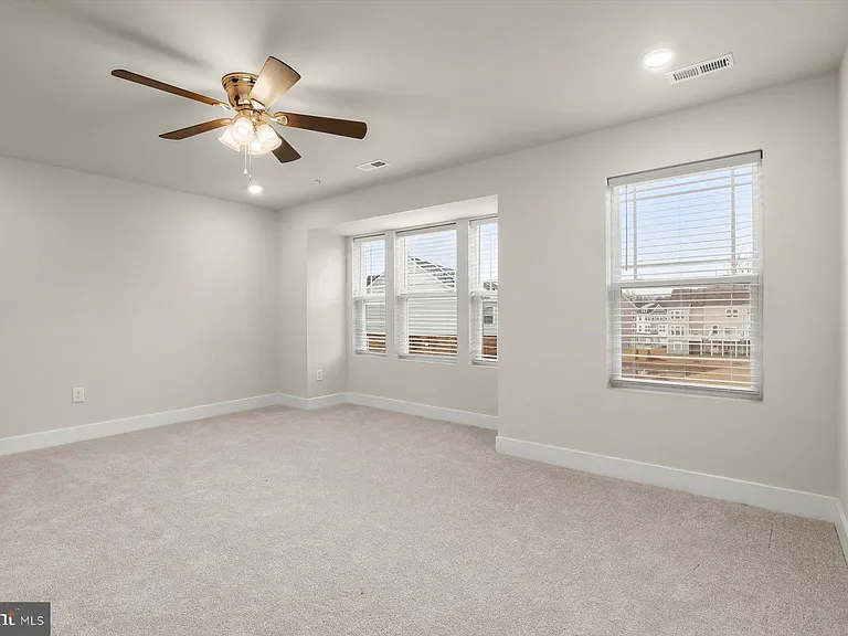 304 Sweetbay Rd — Photo 22