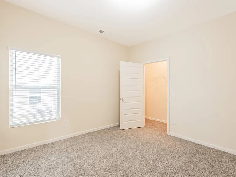 6130 Mahogany Ter — Photo 32