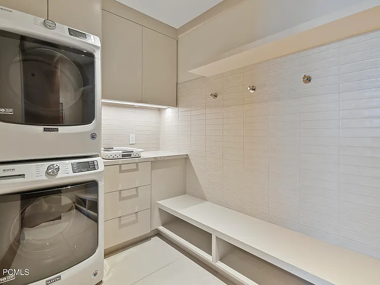 8680 Empire Club Dr — Photo 11
