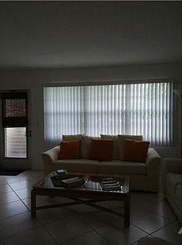 3rd image of 1003 Cambridge Cir #A