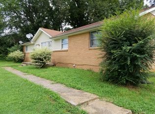 8 Fountainbleau Rd, Clarksville, TN 37042