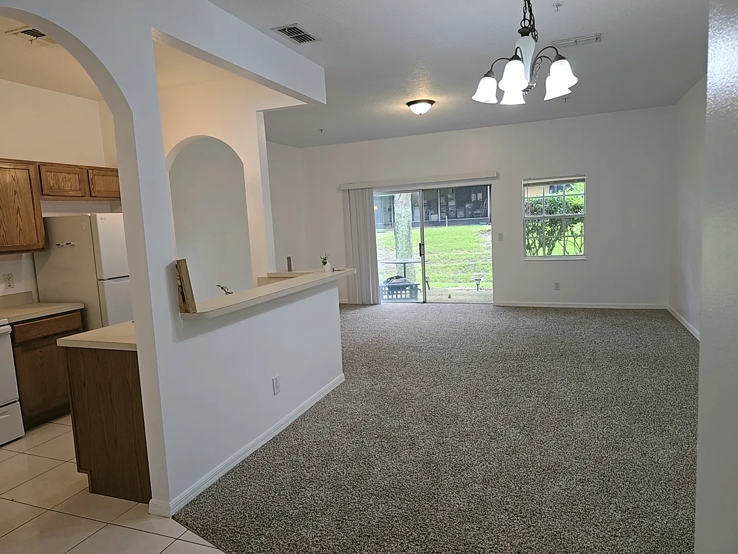 3 bed, 2.5 bath, 1517 sqft, $2,200 — Photo 4