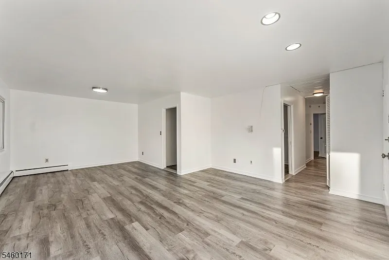3 bed, 2.0 bath, $3,500 — Photo 4