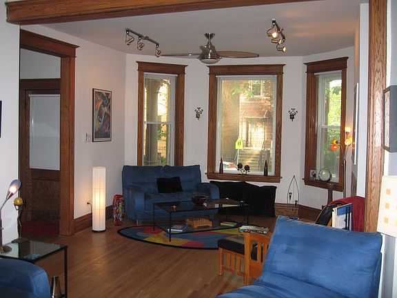 5th image of 1016 N Hoyne Ave