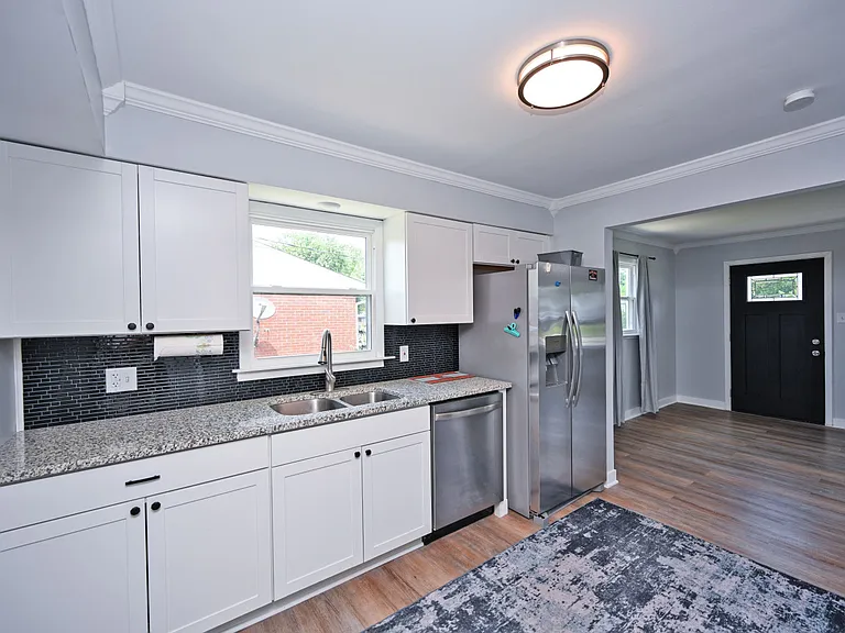 409 Glenn St — Photo 25