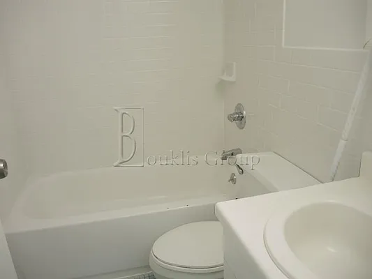 Rented by Bouklis Group | media 34