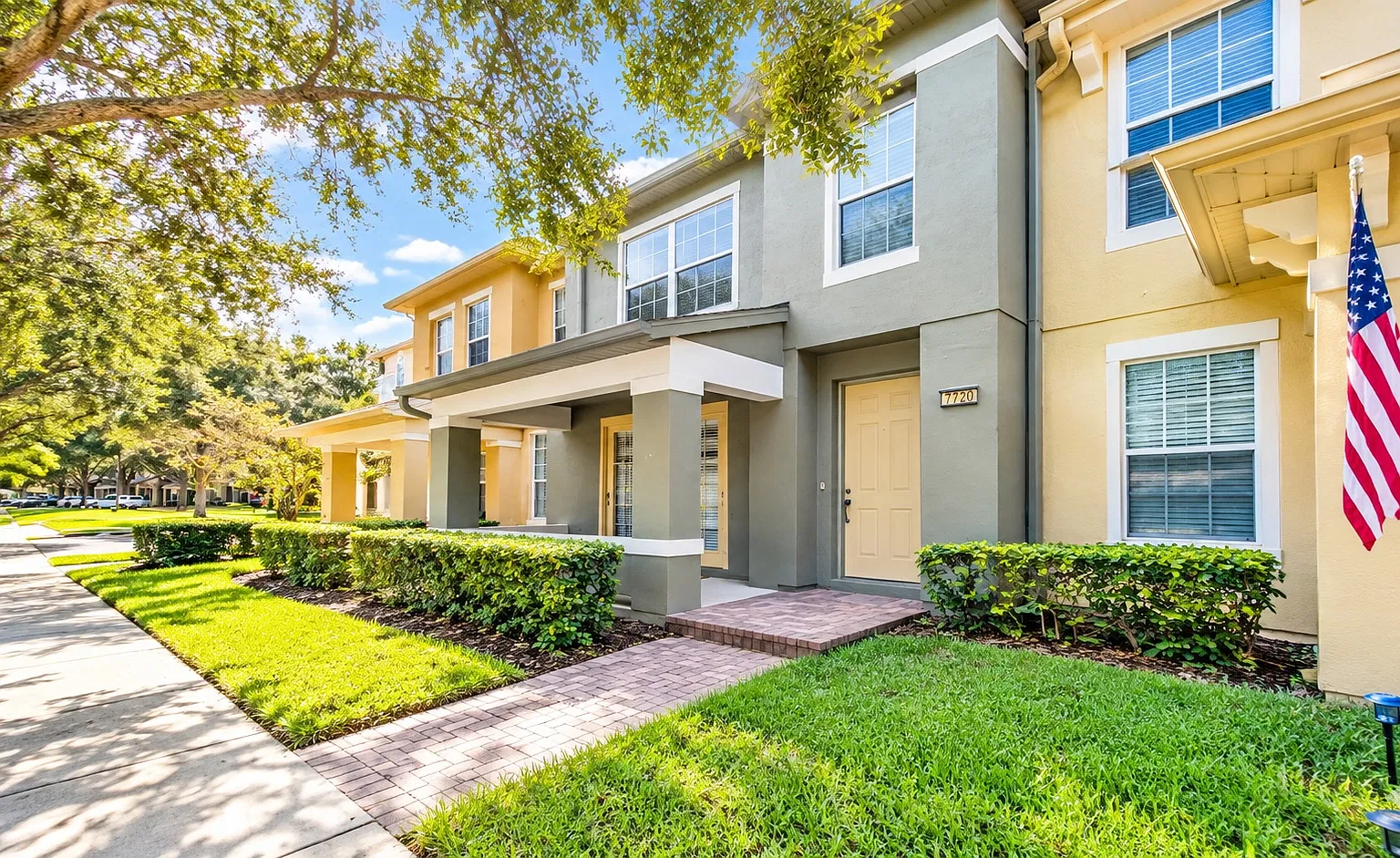 3 bed, 2.5 bath, 1644 sqft, $2,499 — Photo 2