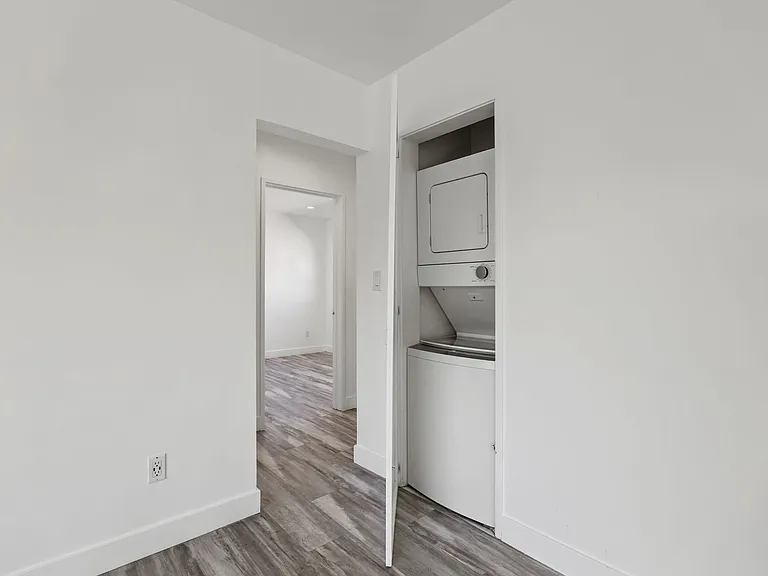 2814 Sichel Street Apartments — Photo 36