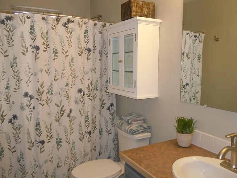 300 Rachel Ln #C — Photo 4