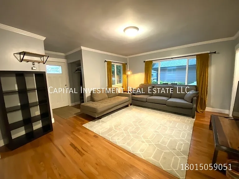 777 E Redondo Ave — Photo 3