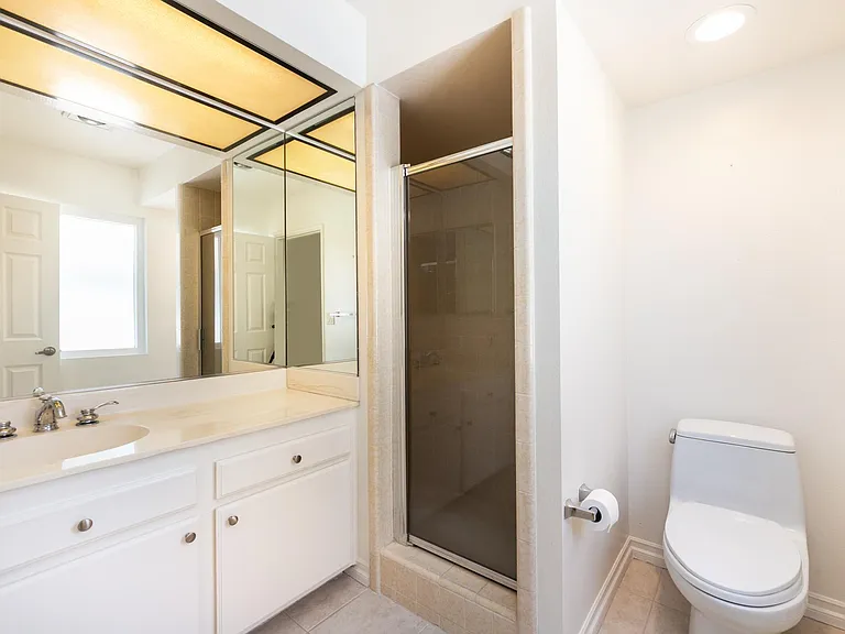 12416 Magnolia Blvd #9 — Photo 18
