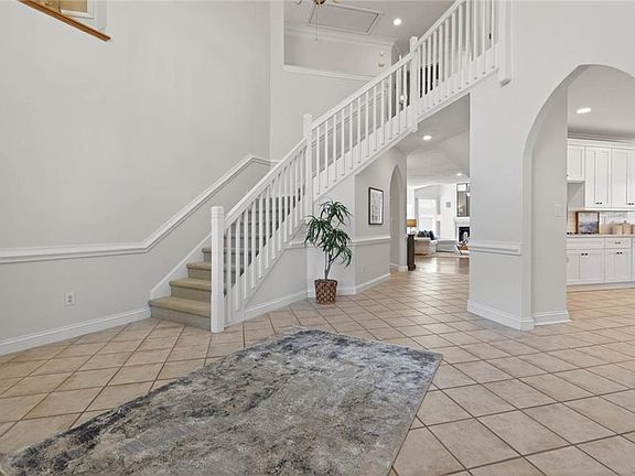 3rd image of 4051 Timber Ridge Dr