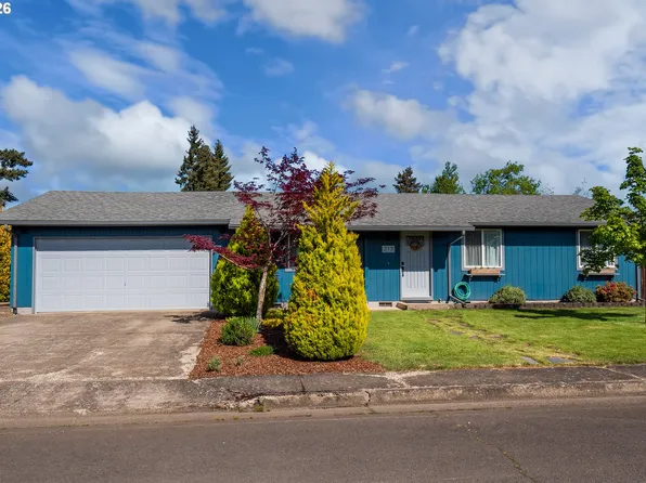 213 F St, Creswell, OR 97426