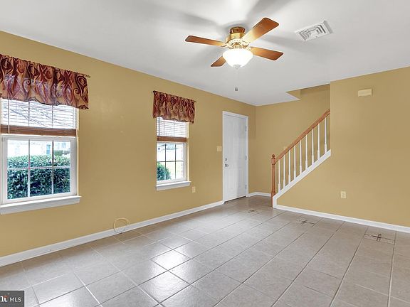 3rd image of 1021 Hearthridge Ln