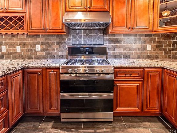 4th image of 349 N Greenmeadow Ave