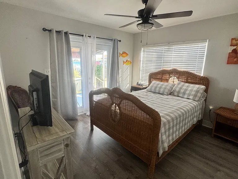734 Memorial Dr — Photo 39