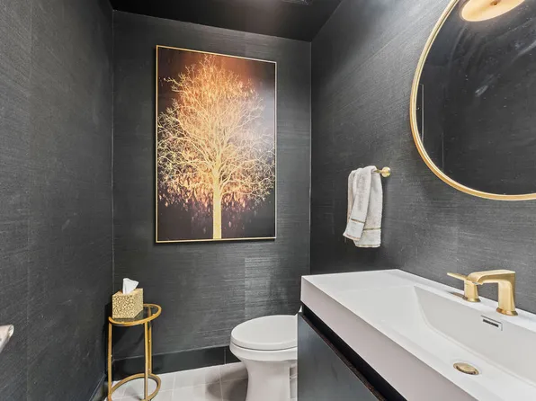 90 Bay Street Landing image 15 of 39