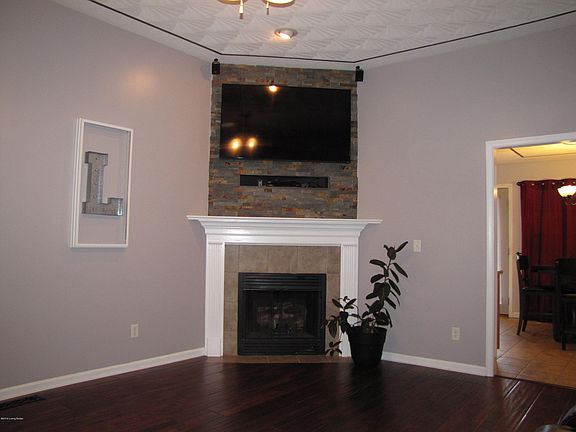 4th image of 147 Midway Dr