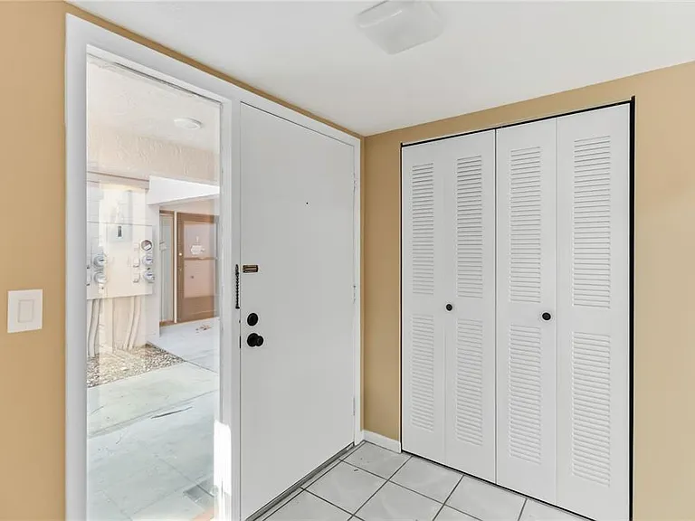 164 Perimeter Dr #4A — Photo 2