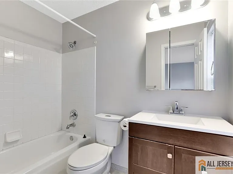 140 S Barrow Pl — Photo 17