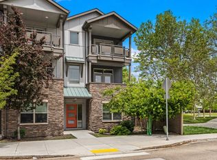 549 E Trackstand Ln, Garden City, ID 83714