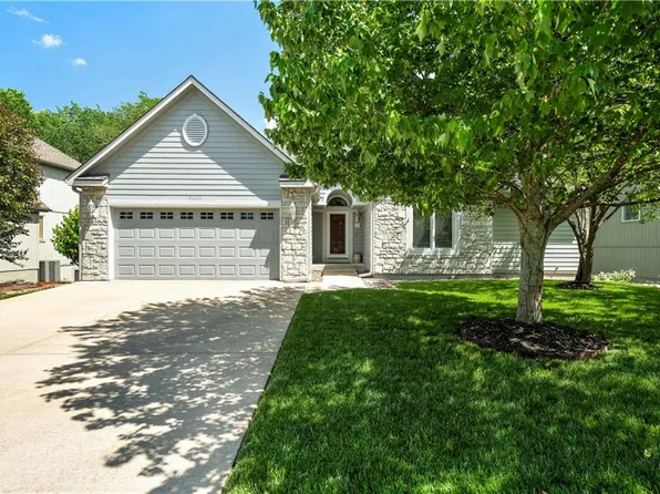 8605 Primrose St, De Soto, KS 66018