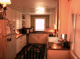 3 Woods End Ln, Norwalk, CT 06850