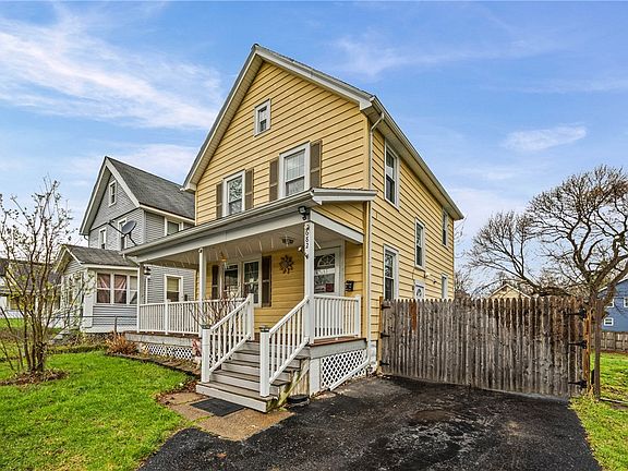 4th image of 682 Frost Ave