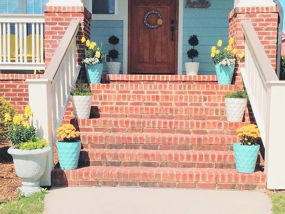 2nd image of 213 Hayworth Dr