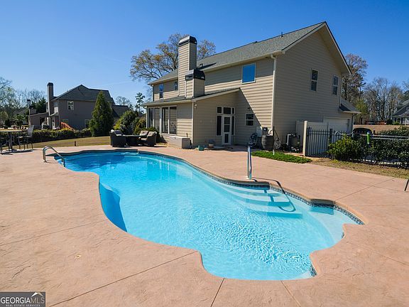 2nd image of 151 Rock House Rdg