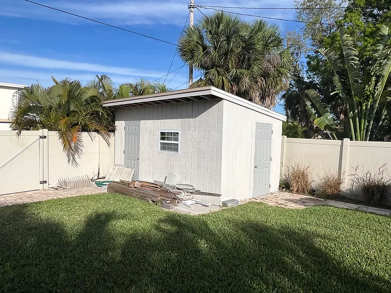 7039 Hibiscus Ave S — Photo 29