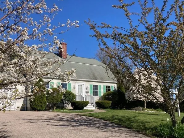 46 North Rd, Jamestown, RI 02835