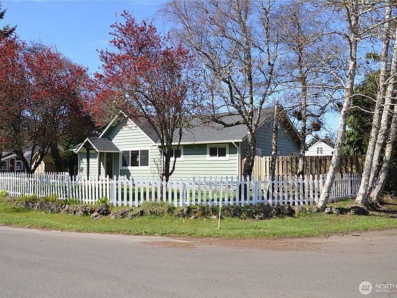 2nd image of 834 Jado Place