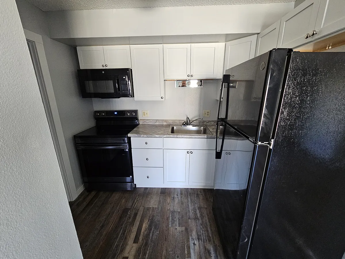 Building Photo - 919 Gould St #1