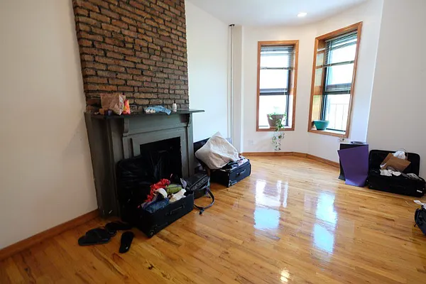 Rented by SBJ Brokerage, LLC | media 13