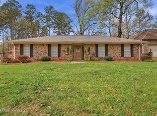 69 Summit Ridge Dr, Brandon, MS 39042