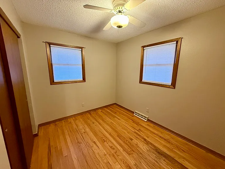 2285 Highview Dr — Photo 7