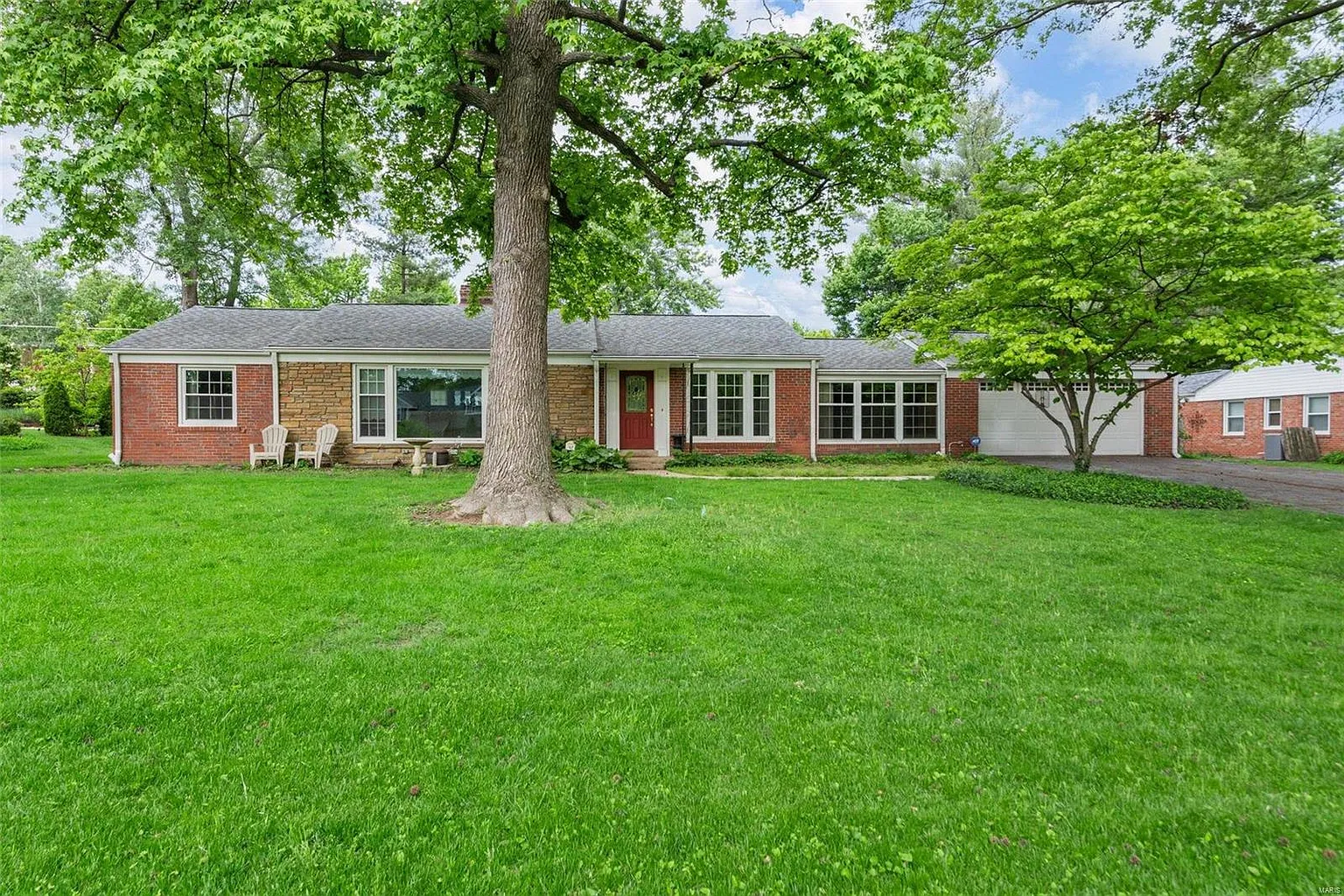 47 W Sherwood Dr photo 1