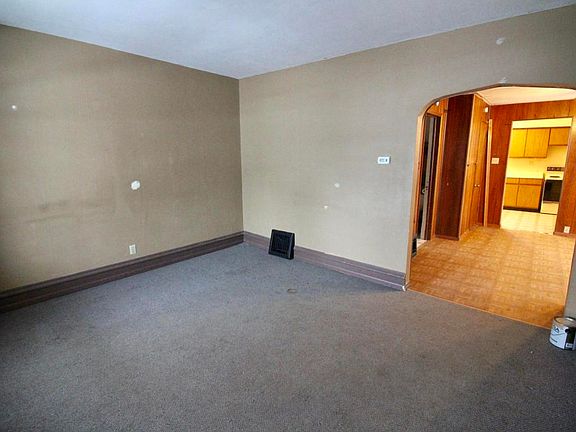 3rd image of 1318 Michigan Ave