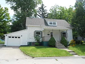 528 N 4th St photo 1