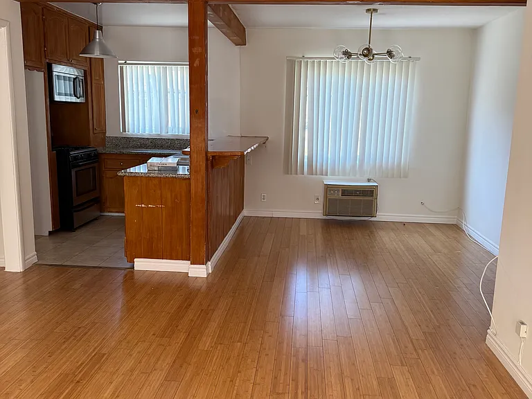 15484 Moorpark St #1 — Photo 1