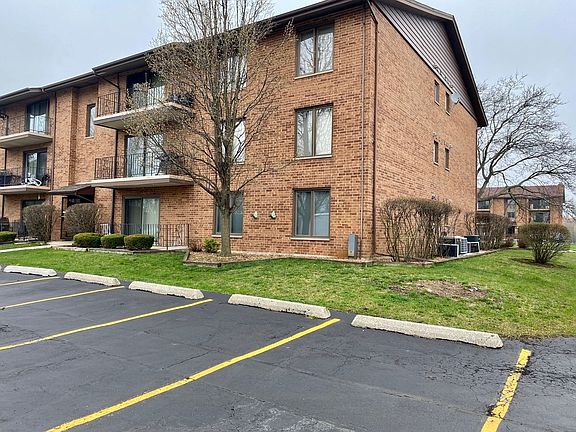 5th image of 9901 Treetop Dr APT 2603